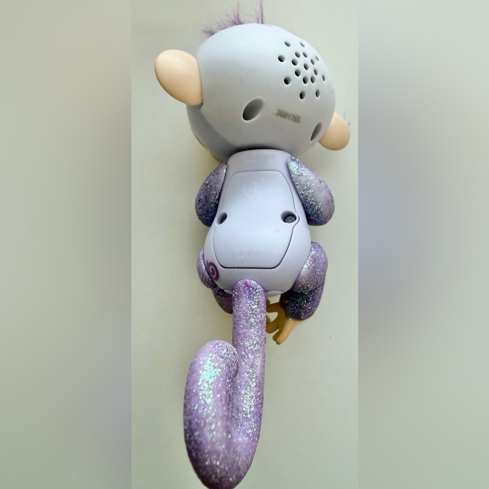 Fingerlings Interactive Glitter Monkey - Picture 4 of 6